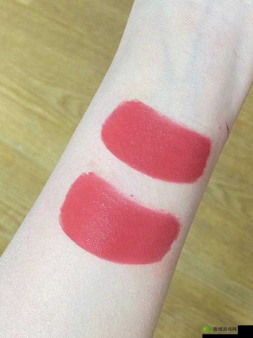 YSL 热门蜜桃色 75:打造甜美妆容的必备之选