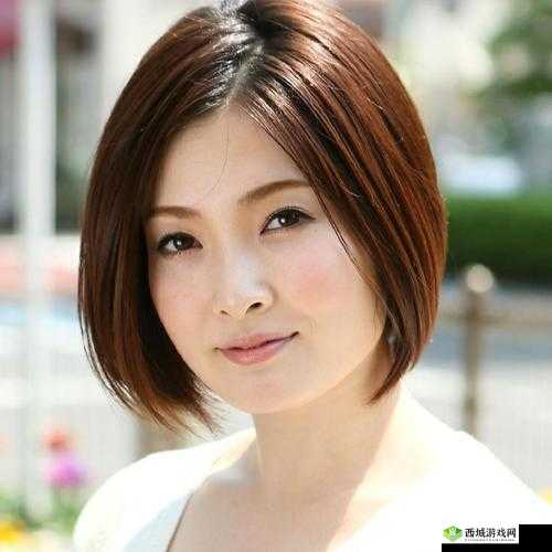 人妻本庄优花 AV 在线:寂寞主妇的私密生活