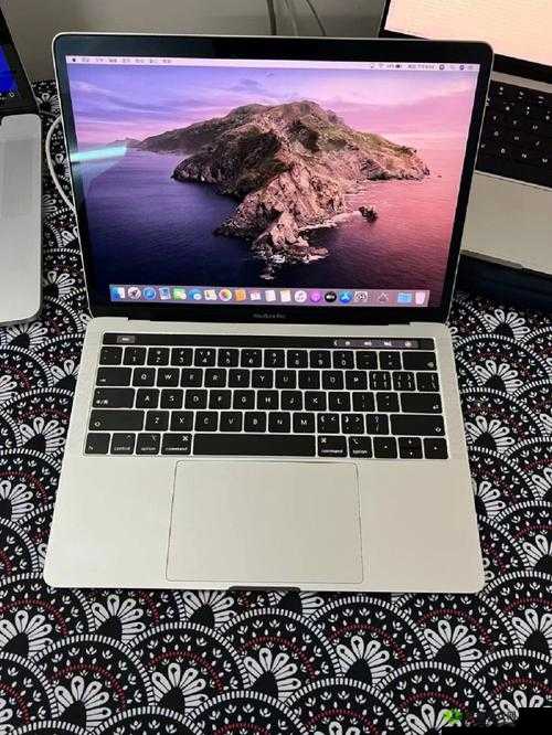 18 岁 MacbookPro 高清功能仍然值得拥有:魅力经久不衰